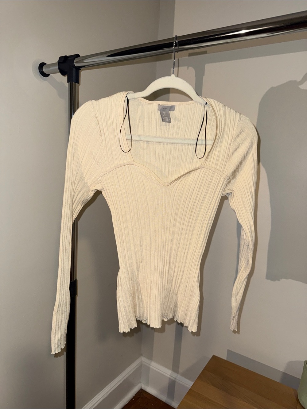 H&M Cream Ribbed Sweetheart Long-Sleeve Top